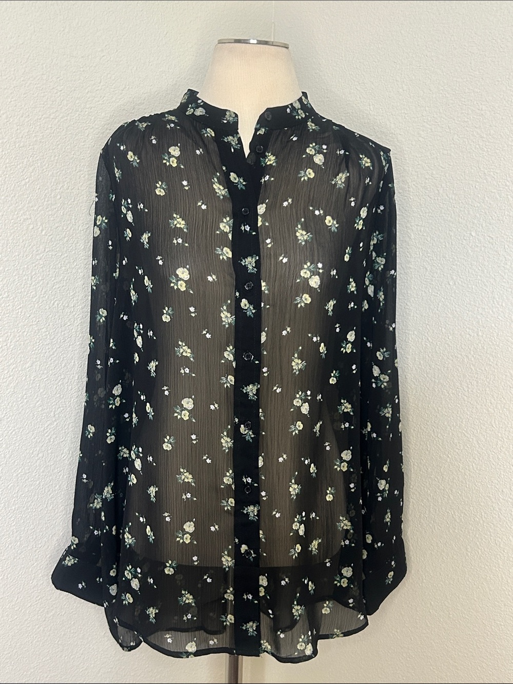 Philosophy Sheer Black Floral Button-Front Blouse S Small See measurements